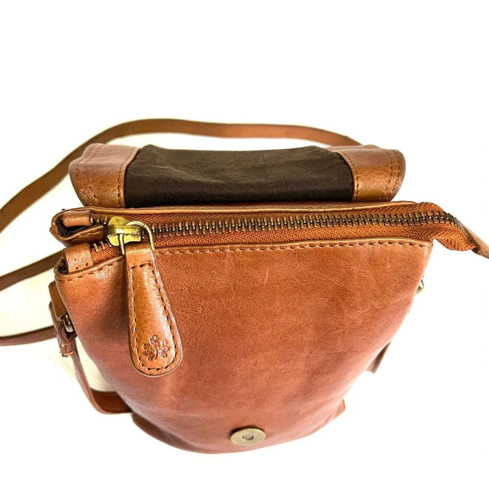Oak & Tan Linzia Cognac Leather Crossbody Bag - Picture 6 of 14